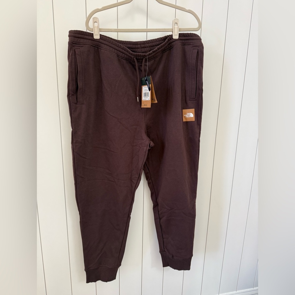 NWT! THE NORTH FACE Men's Box NSE Jogger, Coal Brown/Almond Butter, 3X-Large